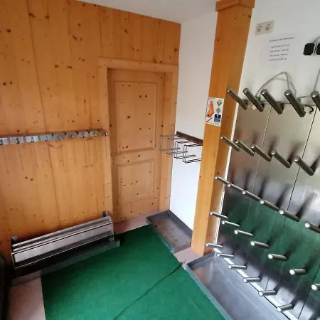 Haus Obweg - Postalm 公寓式酒店 3*